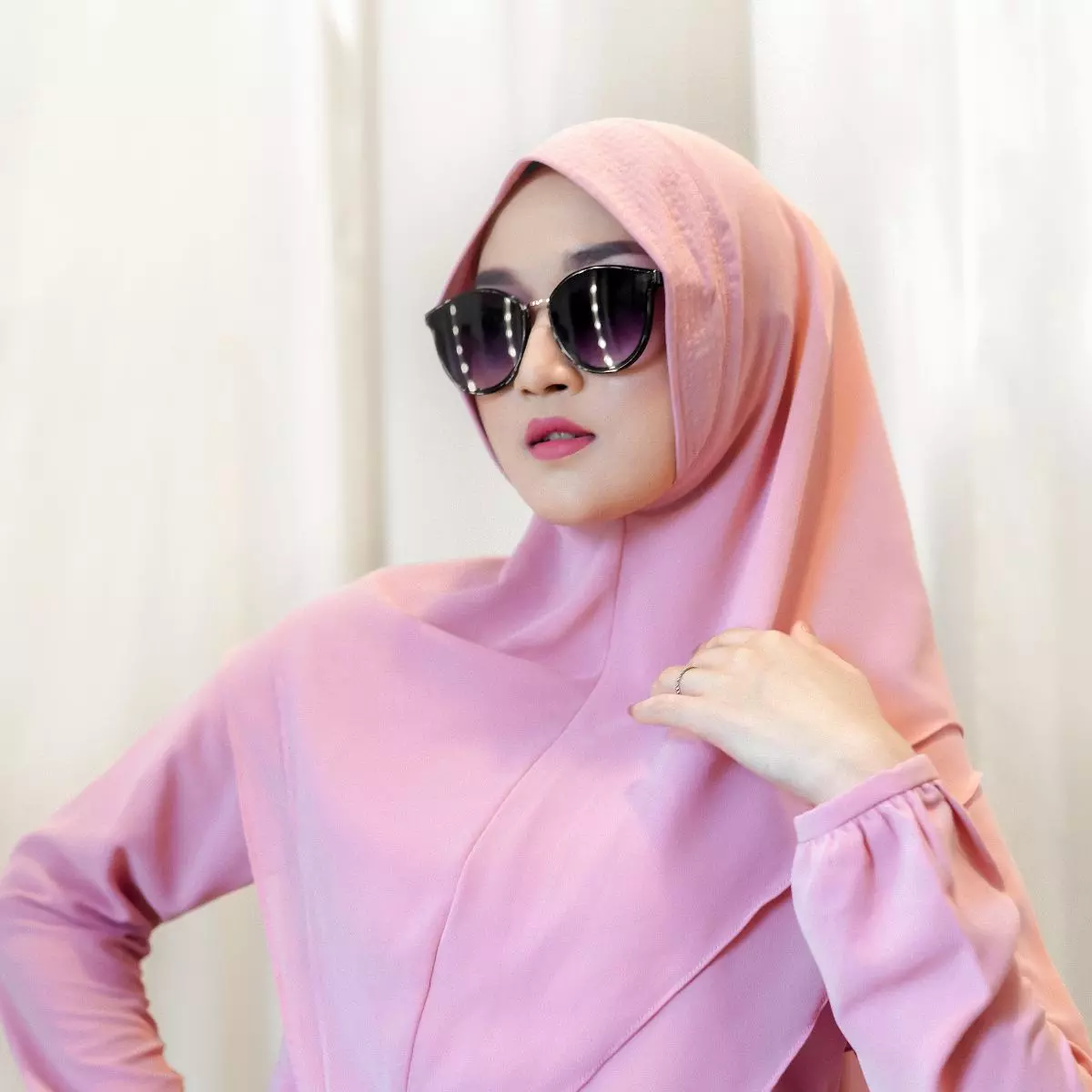 Padukan dengan Hijab yang Serasi