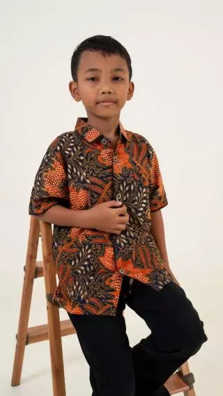 Kemeja Anak Batik Yardriss Lengan Pendek Kombinasi Kain Hitam Motif 1101-11364