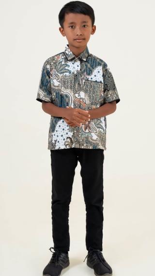 Kemeja Anak Batik Majapahit Lengan Pendek Kombinasi Kain Hitam Motif 70049