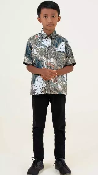 Kemeja Anak Batik Majapahit Lengan Pendek Kombinasi Kain Hitam Motif 70049