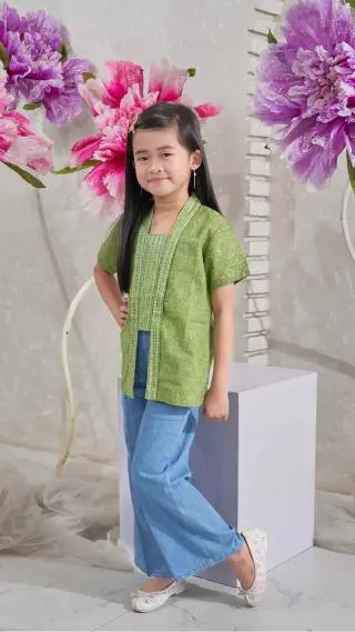 Atasan Batik Anak Perempuan Yardriss Lengan Pendek Model Kutubaru Motif 07.110